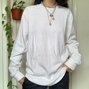 BRANDY MELVILLE LONG SLEEVE TEE